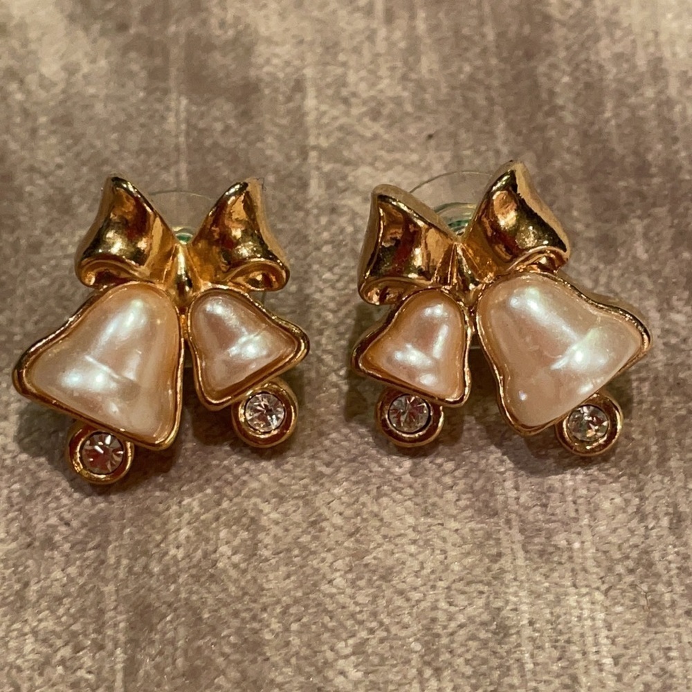 PINK Pearl Bell Earrings